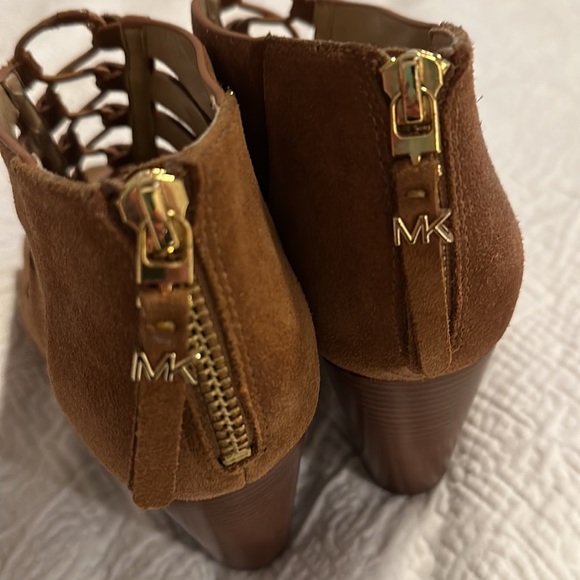 Michael Kors booties - Picture 2 of 4
